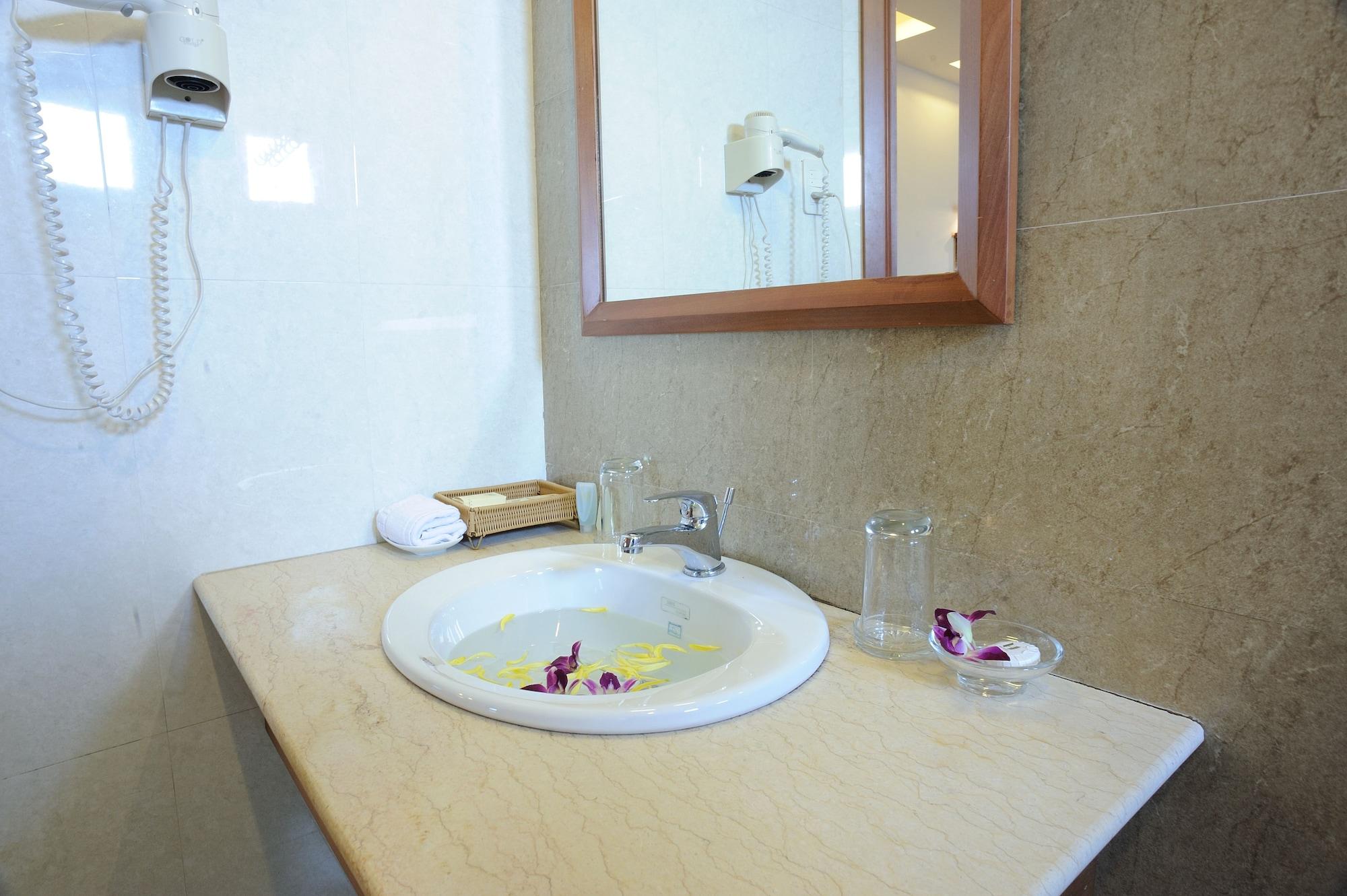 Hoang Yen 2 Hotel Thu Dau Mot Bagian luar foto